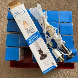 20 window candles with light sensors